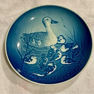 Mors Dag 1973 COPENHAGEN Duck Ducklings 6" Plate B&G Mothers Day Made in Denmark